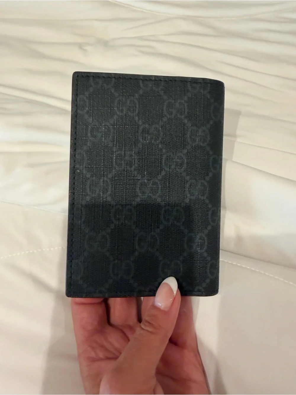 Gucci GG Supreme Black Passport Case Interlocking G Men’s Wallet